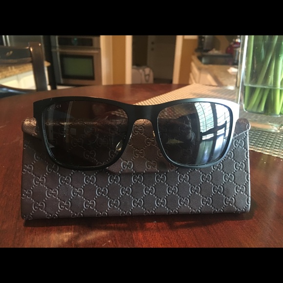 Gucci Sunglasses - Picture 1 of 3